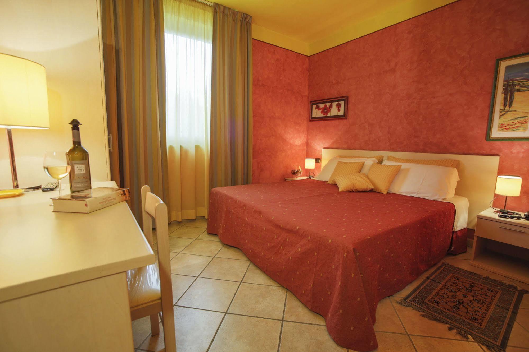 L'Antica Sosta Hotel Кастелфиорентино Екстериор снимка