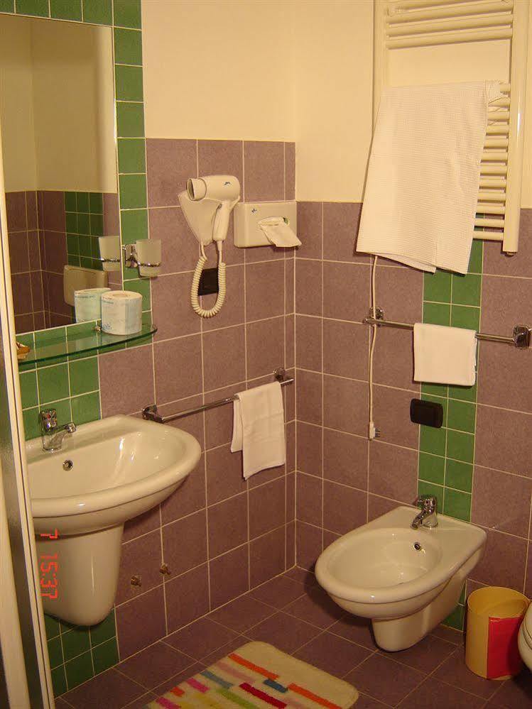 L'Antica Sosta Hotel Кастелфиорентино Екстериор снимка